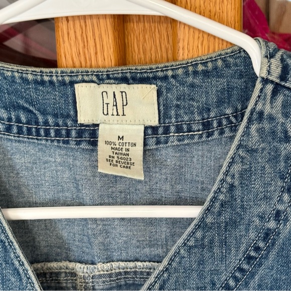 *SOLD* GAP 90s Denim Vest - Picture 3 of 3